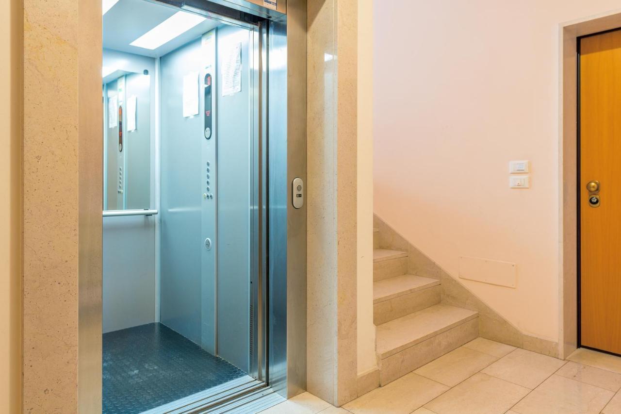Goodstay Archimede Apartment Лечче Екстер'єр фото